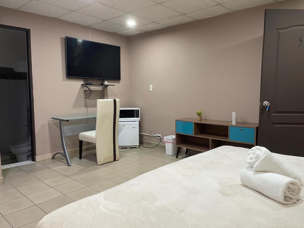 Hostal El Prado مدينة باناما المظهر الخارجي الصورة
